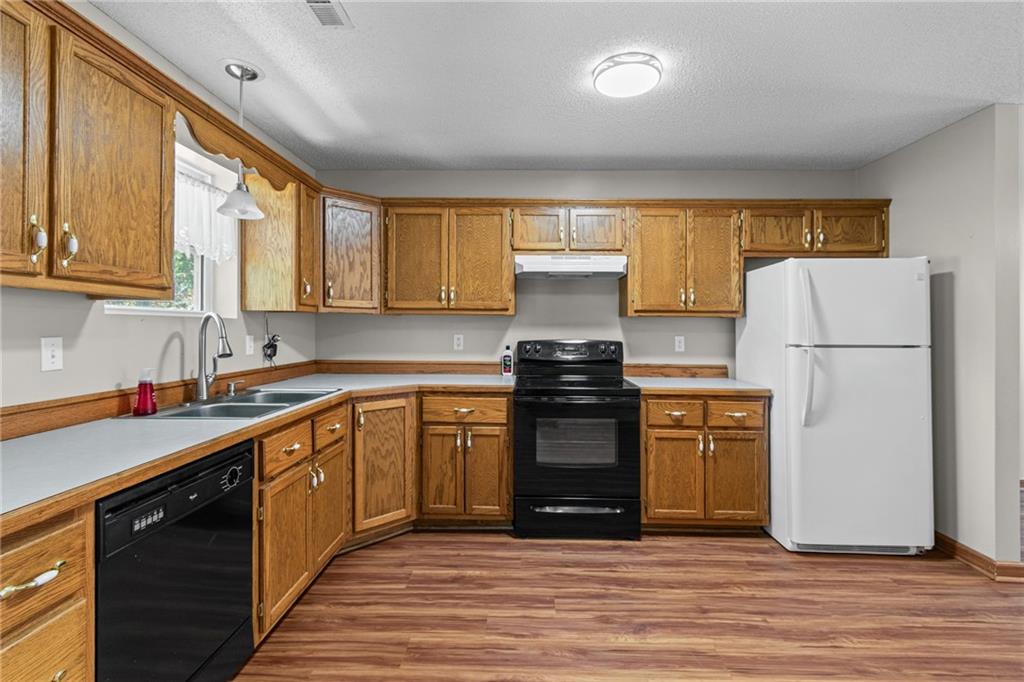 607 West 6th Street Cameron, MO 64429 - Photo 9 of 28