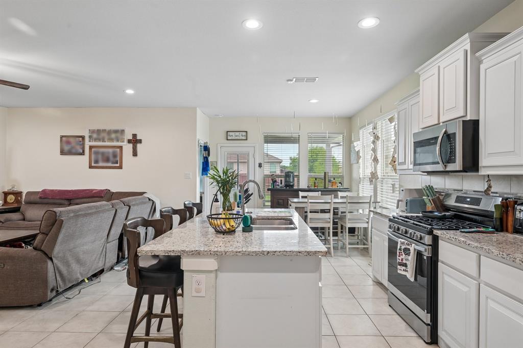 439 Helm Lane Azle, TX 76020 - Photo 14 of 40