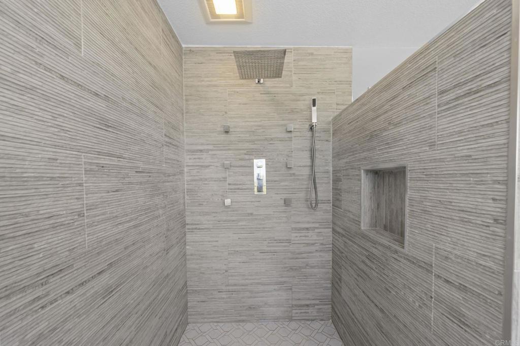 19 Gateview Drive Fallbrook, CA 92028 - Photo 36 of 76 19 Gateview Dr, Fallbrook, Luxury Home, Primary Bathroom shower, Attached ADU, Guard-Gated