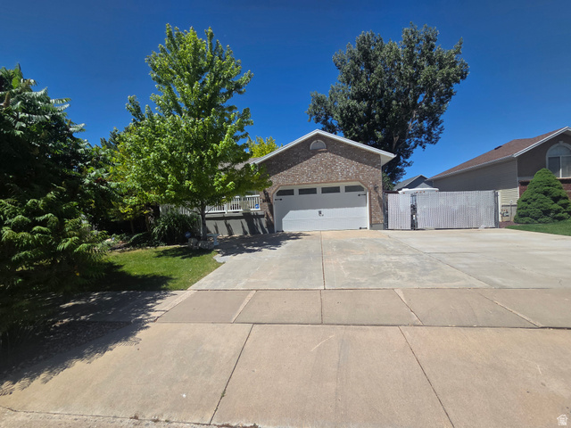 2443 North 950 West Layton, UT 84041 - Photo 2 of 31