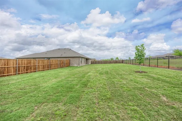 $3,000 | 319 Colony Way, Fate, TX 75189