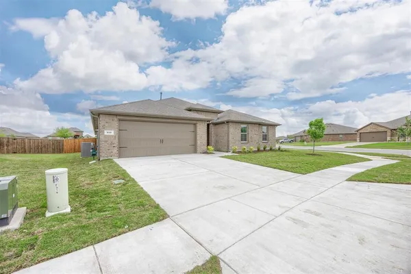 $3,000 | 319 Colony Way, Fate, TX 75189