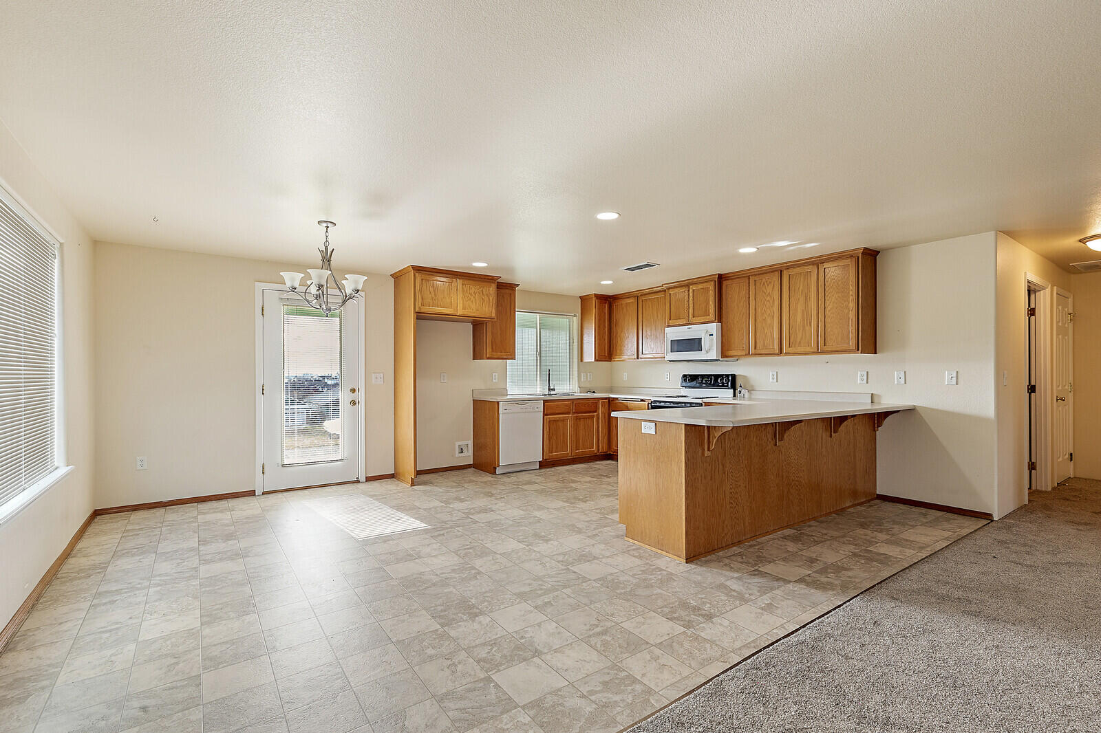 560 Barton Road Eagle Point, OR 97524 - Photo 13 of 30 14_BR_14_mls
