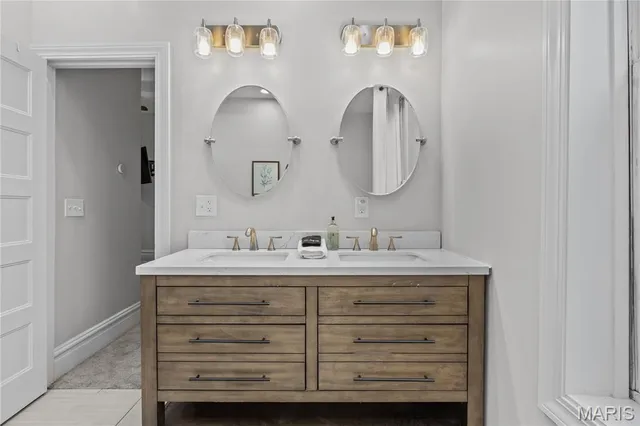 $450,000 | 3638 Russell Boulevard, St. Louis, MO 63110