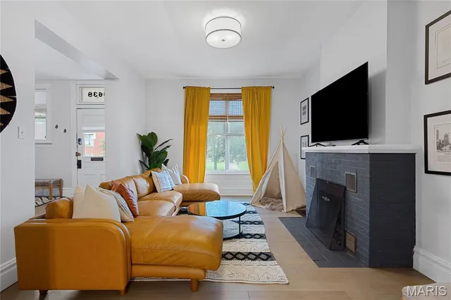 $450,000 | 3638 Russell Boulevard, St. Louis, MO 63110