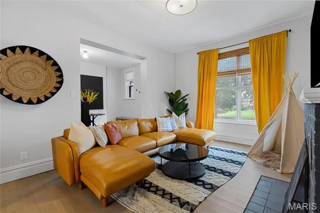 $450,000 | 3638 Russell Boulevard, St. Louis, MO 63110