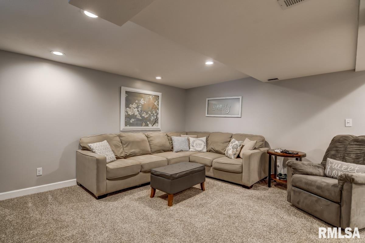 3100 Victoria Drive Springfield, IL 62704 - Photo 47 of 50 Gallery Image 47