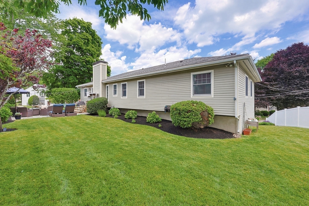 16 Mansion Road Wakefield, MA 01880 - Photo 3 of 42
