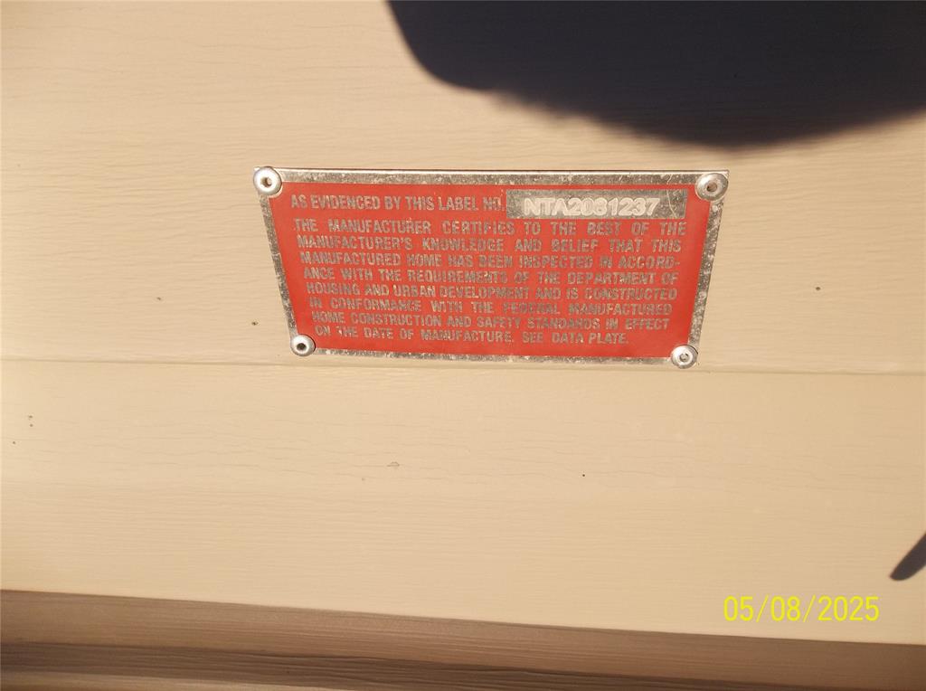 531 Blair Road Waxahachie, TX 75165 - Photo 35 of 40 a close up of a wall with a sink