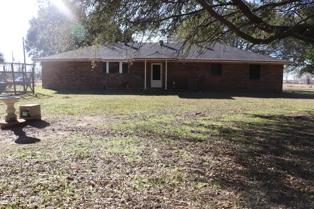 $179,000 | 328 Bearb Road, Sunset, LA 70584