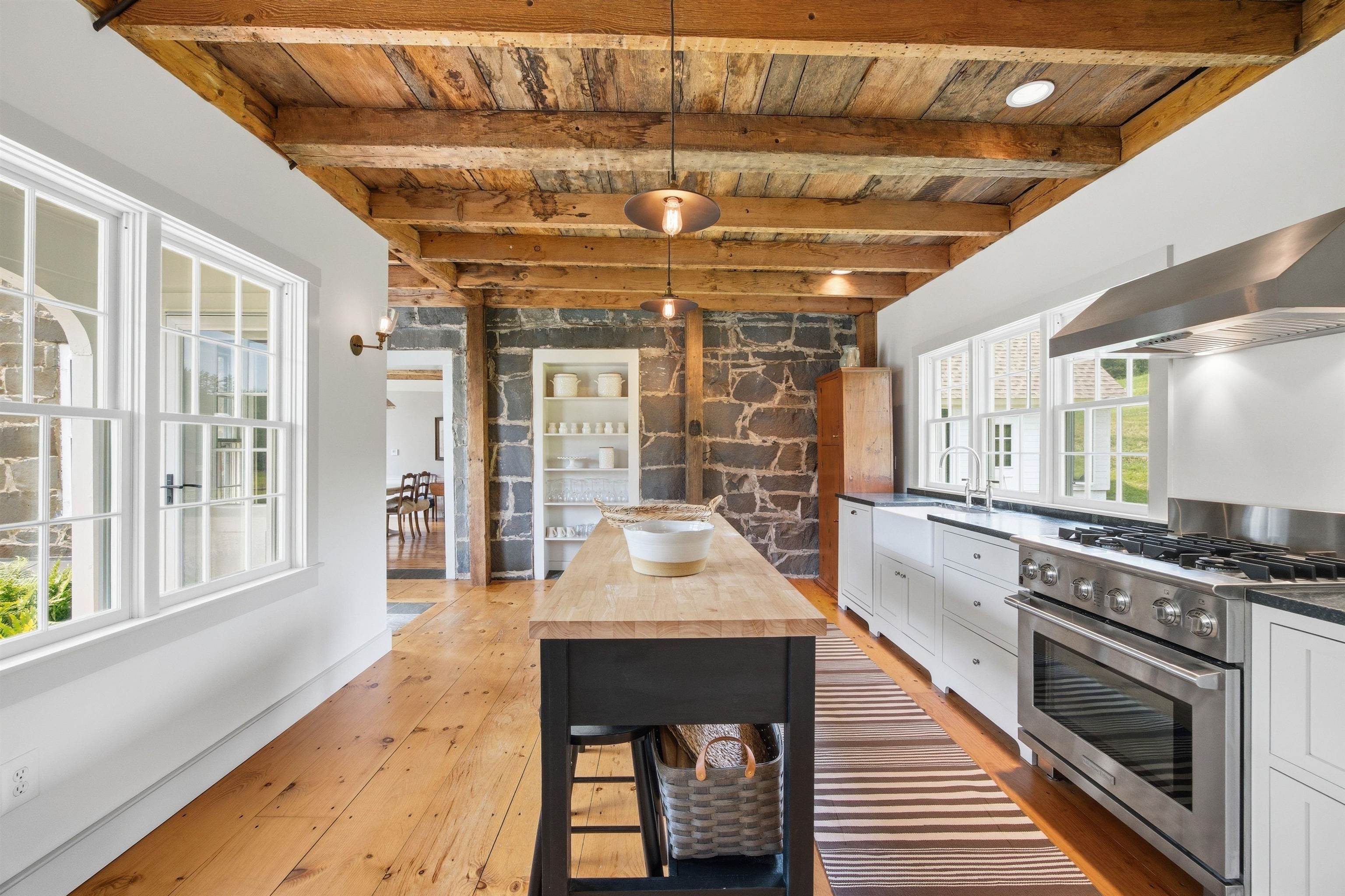473 Kendall Road Woodstock, VT 05091 - Photo 16 of 60
