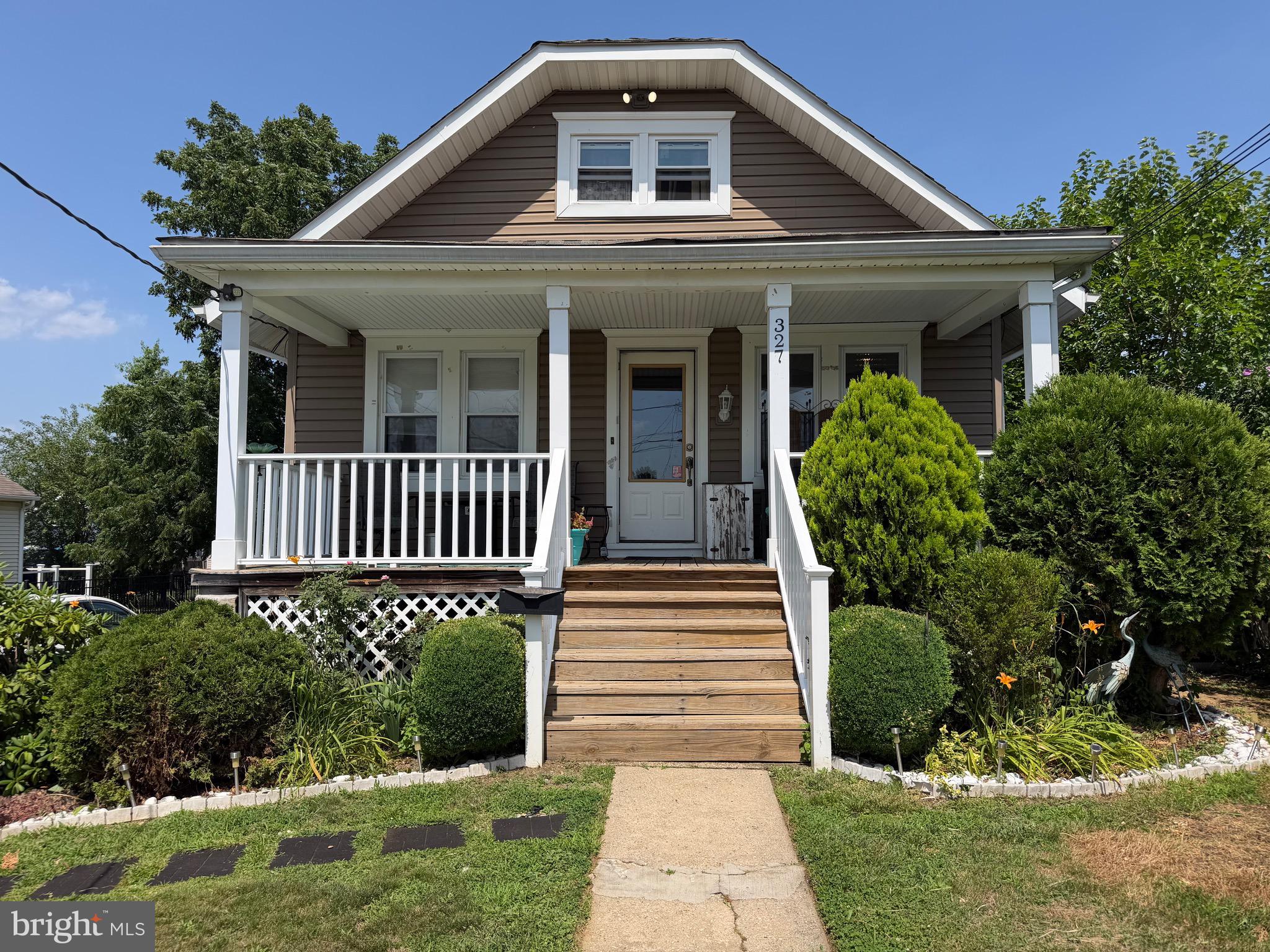 327 Oakland Avenue Maple Shade, NJ 08052 - Photo 1 of 25