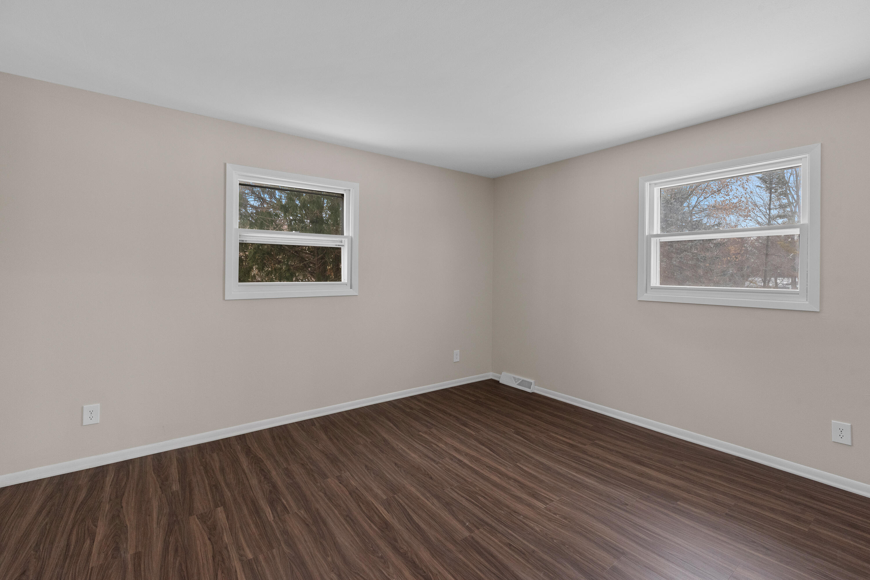 104 West Stoney Ridge Way Saukville, WI 53080 - Photo 12 of 25 104 W Stoney Ridge Way-20