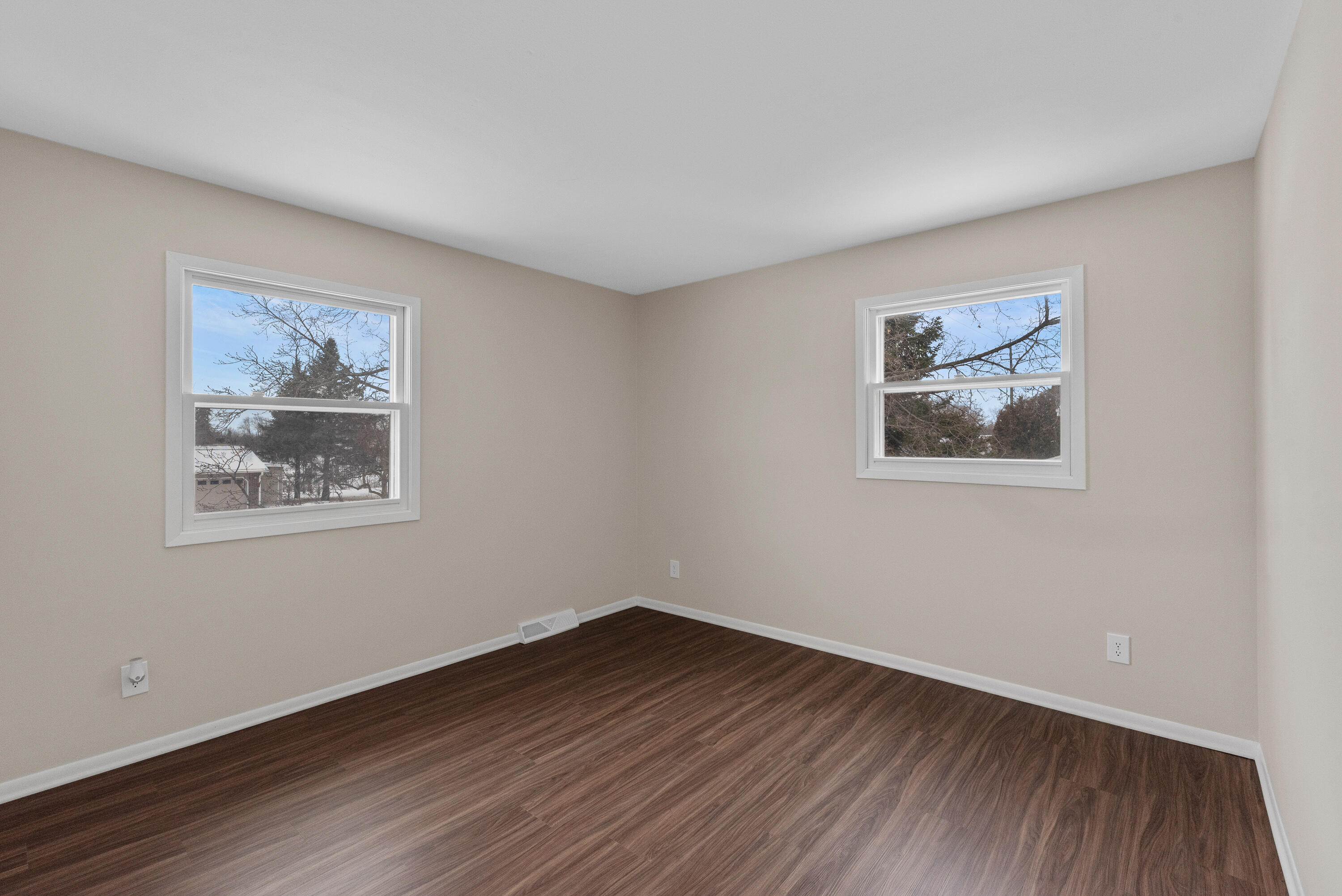 104 West Stoney Ridge Way Saukville, WI 53080 - Photo 15 of 25 104 W Stoney Ridge Way-23