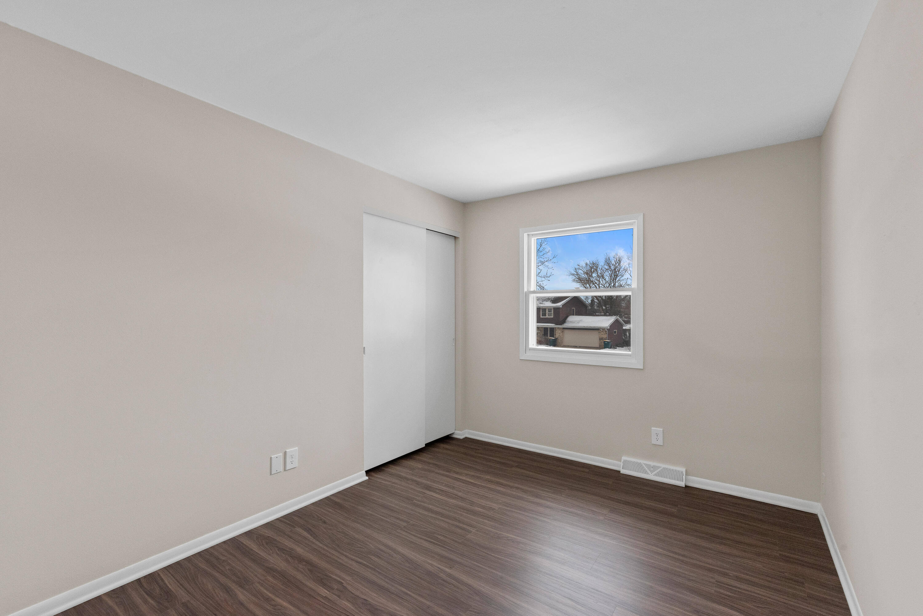 104 West Stoney Ridge Way Saukville, WI 53080 - Photo 17 of 25 104 W Stoney Ridge Way-25