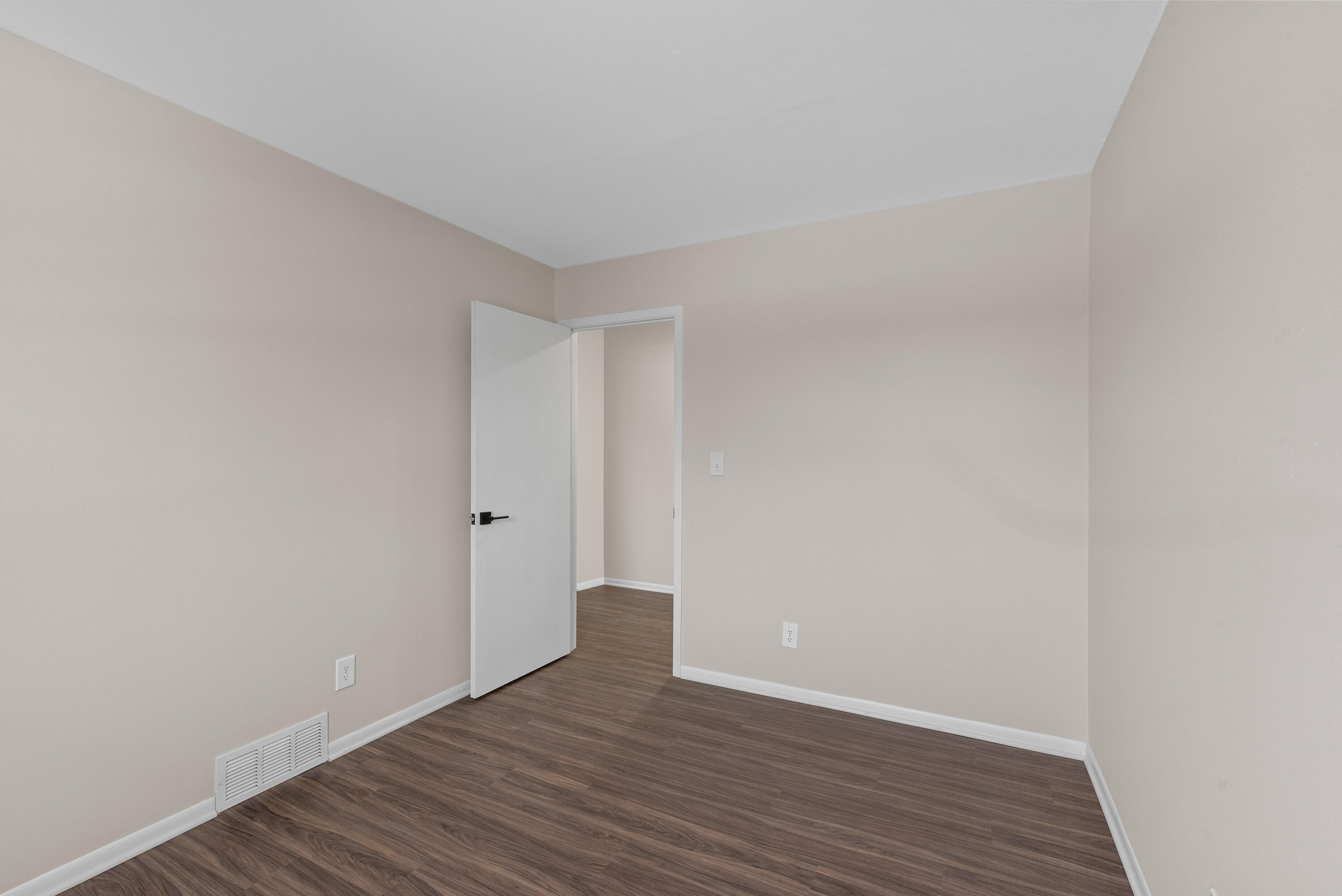 104 West Stoney Ridge Way Saukville, WI 53080 - Photo 18 of 25 104 W Stoney Ridge Way-26