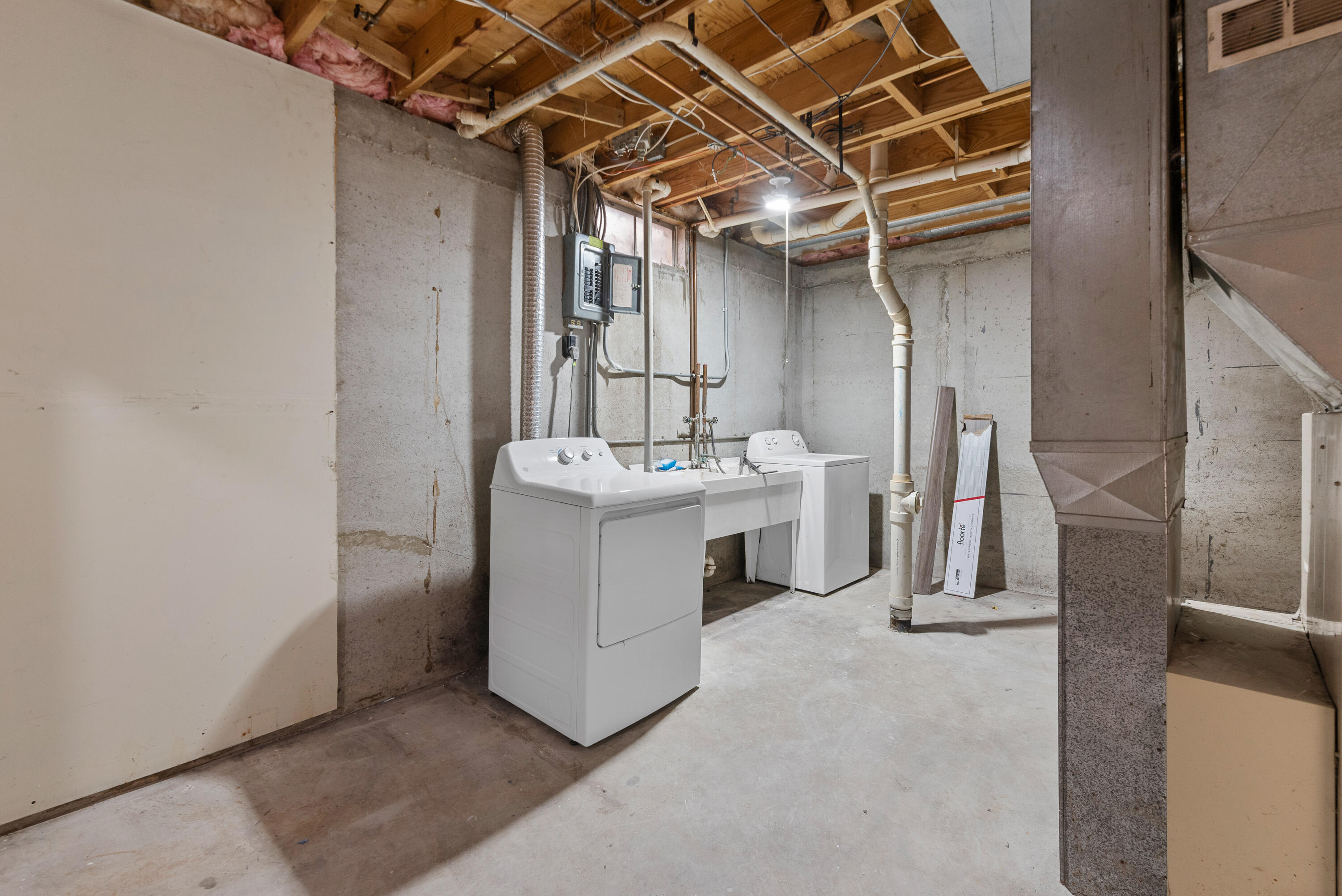 104 West Stoney Ridge Way Saukville, WI 53080 - Photo 23 of 25 104 W Stoney Ridge Way-15