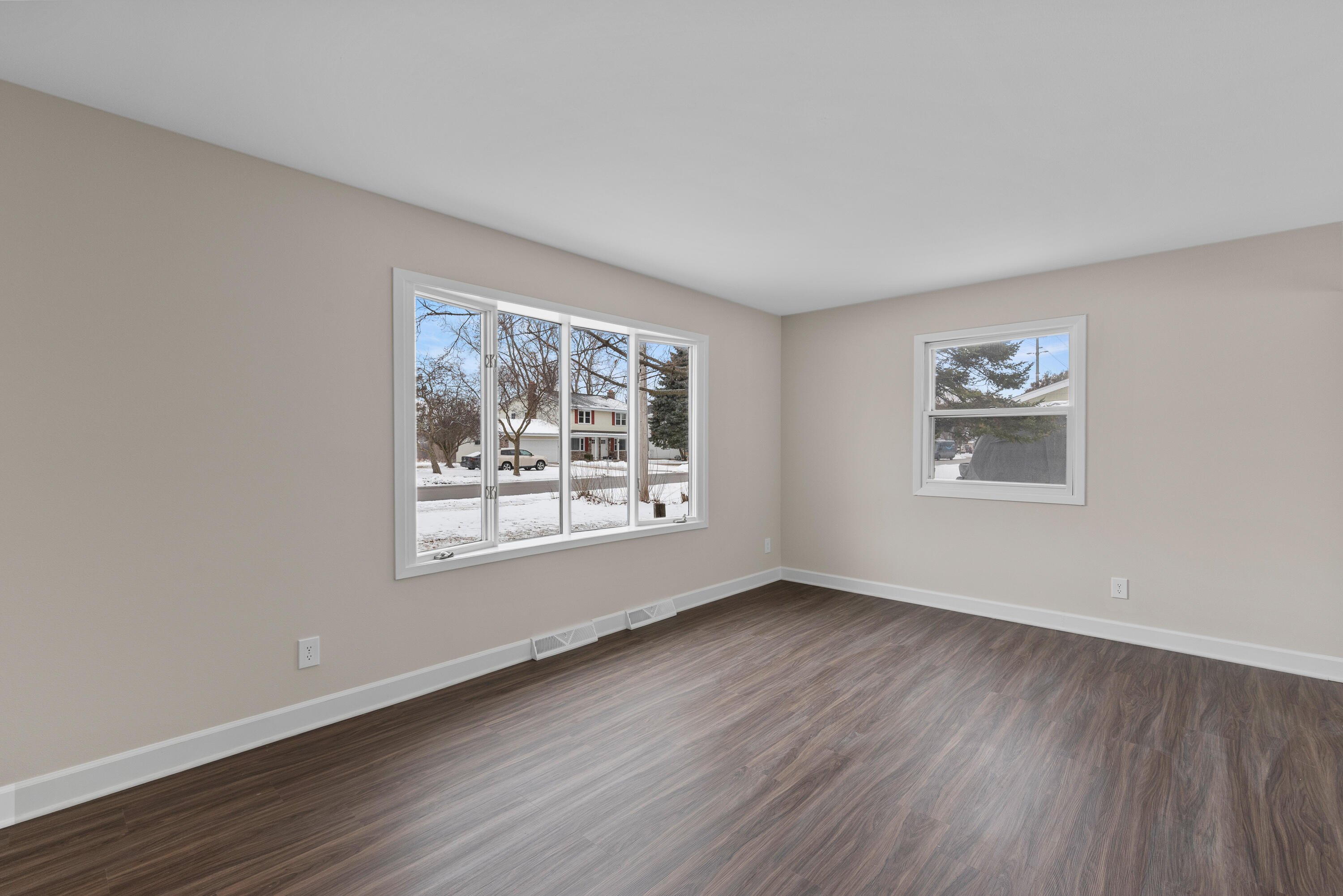 104 West Stoney Ridge Way Saukville, WI 53080 - Photo 6 of 25 104 W Stoney Ridge Way-12