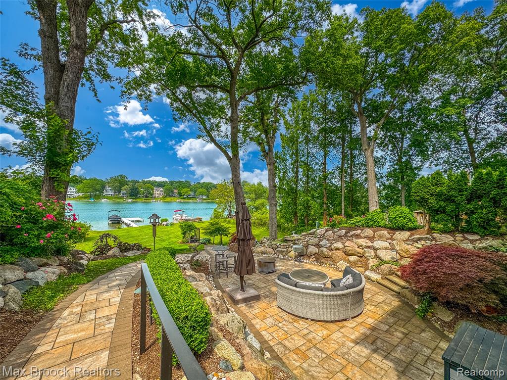 6510 Commerce Road West Bloomfield, MI 48324 - Photo 35 of 40