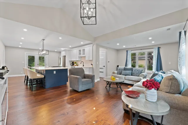 $299,000 | 54 Willow Springs Lane, Plano, IL 60545