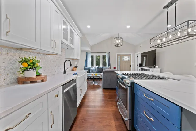 $299,000 | 54 Willow Springs Lane, Plano, IL 60545