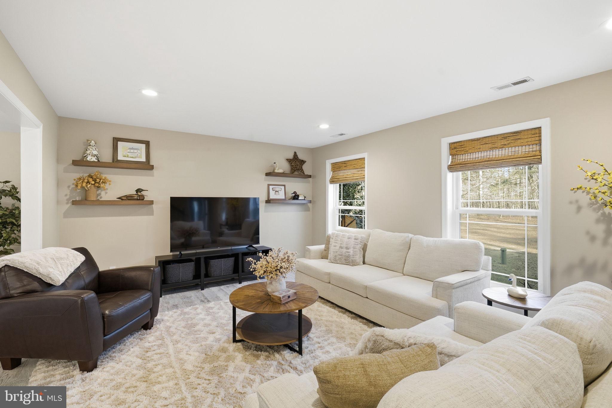 1410 Bennett Point Road Queenstown, MD 21658 - Photo 10 of 36 Family room