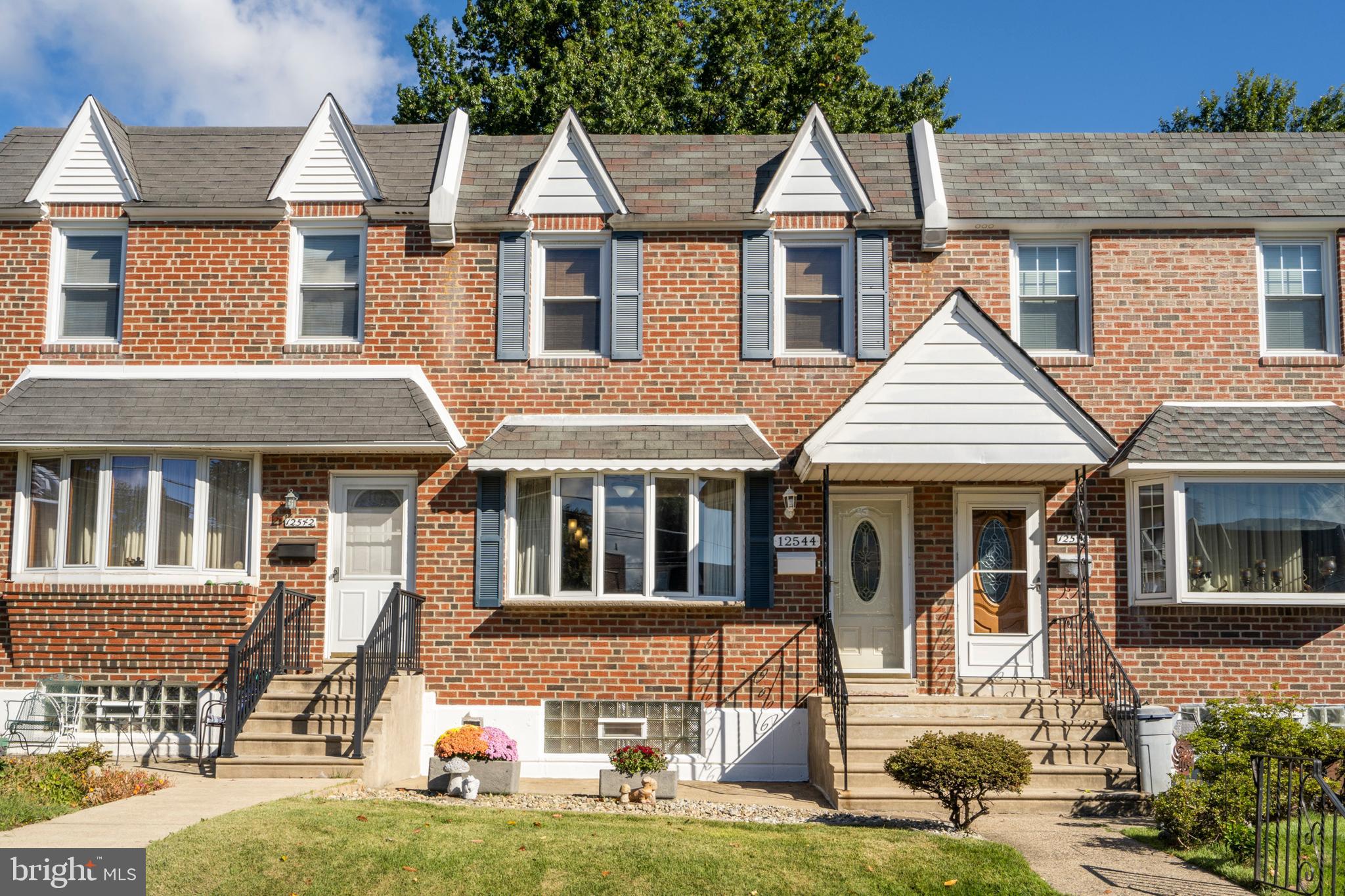 12544 Deer Run Road Philadelphia, PA 19154 - Photo 1 of 35 Exterior front