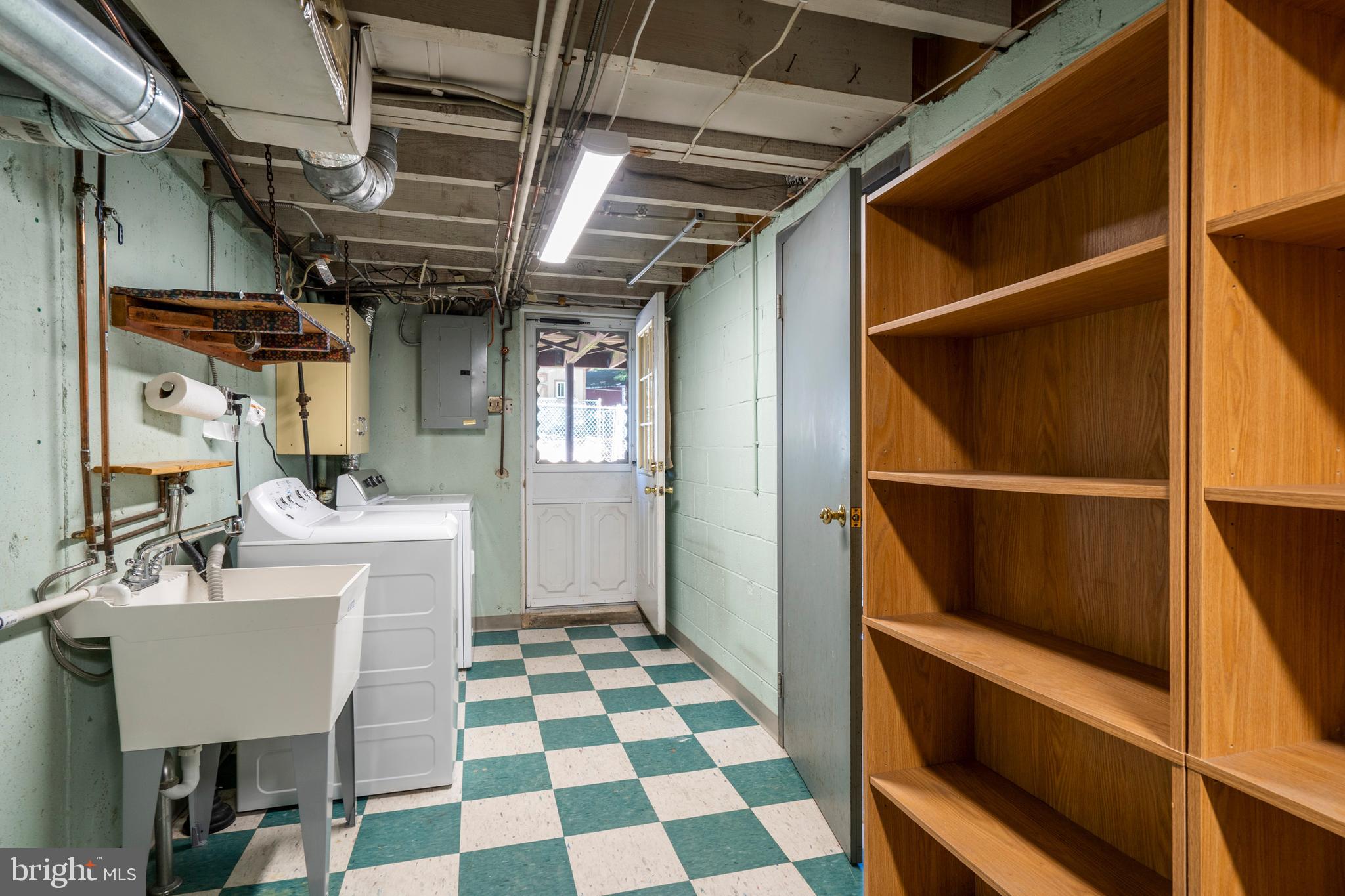 12544 Deer Run Road Philadelphia, PA 19154 - Photo 26 of 35 Laundry Room/ Utilities