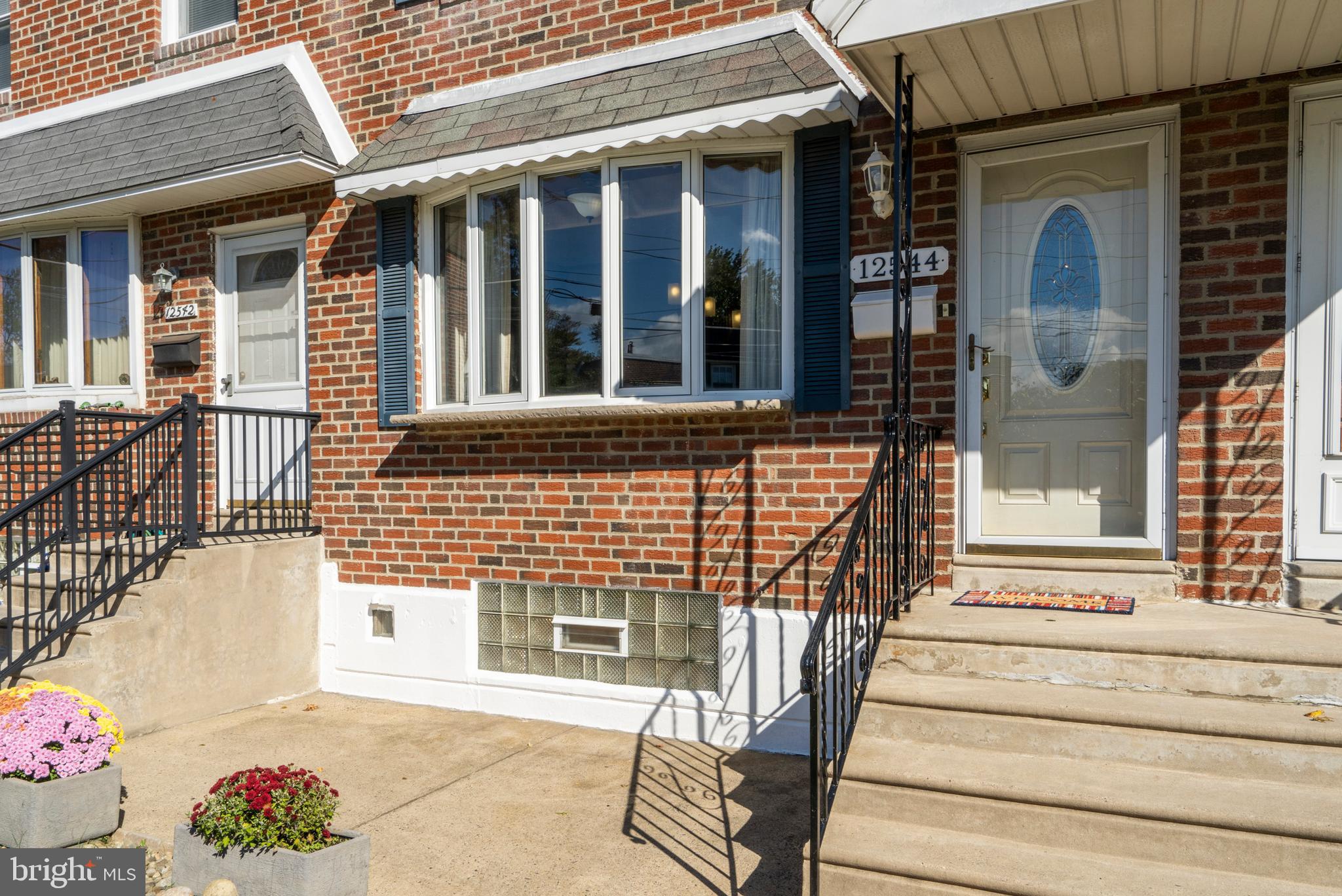 12544 Deer Run Road Philadelphia, PA 19154 - Photo 35 of 35 Front Patio