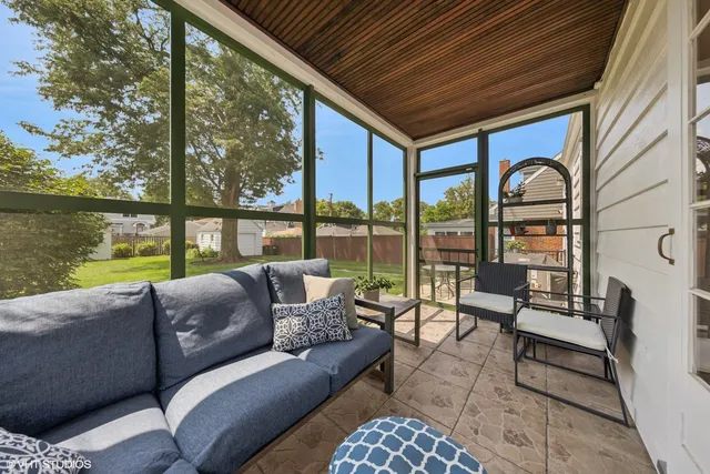 $549,900 | 410 Leitch Avenue, La Grange, IL 60525