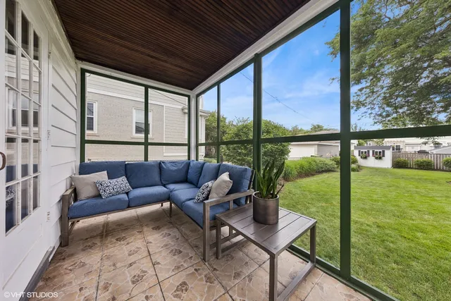 $549,900 | 410 Leitch Avenue, La Grange, IL 60525