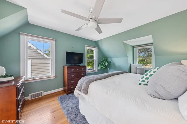 $549,900 | 410 Leitch Avenue, La Grange, IL 60525