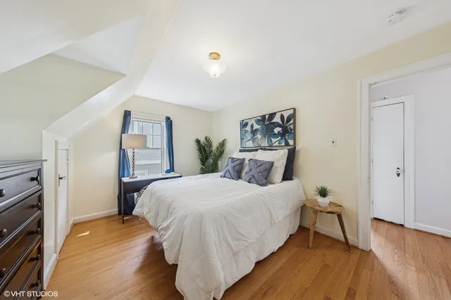 $549,900 | 410 Leitch Avenue, La Grange, IL 60525