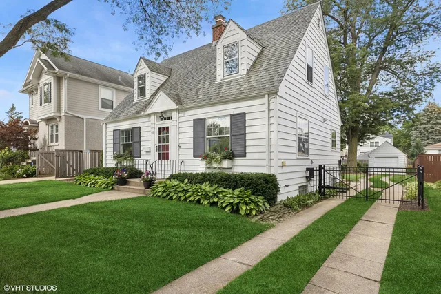 $549,900 | 410 Leitch Avenue, La Grange, IL 60525