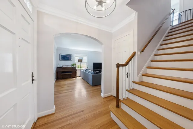 $549,900 | 410 Leitch Avenue, La Grange, IL 60525