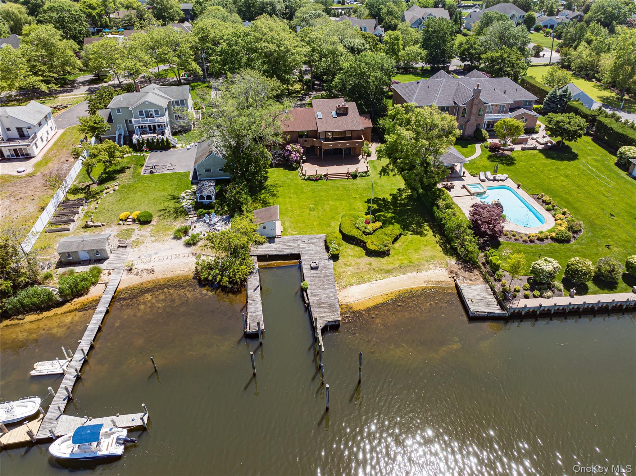 164 West Islip Road West Islip, NY 11795 - Photo 22 of 32