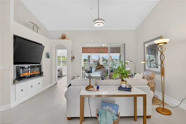 $329,900 | 6528 Huntington Lakes Circle, Unit 202, Naples, FL 34119
