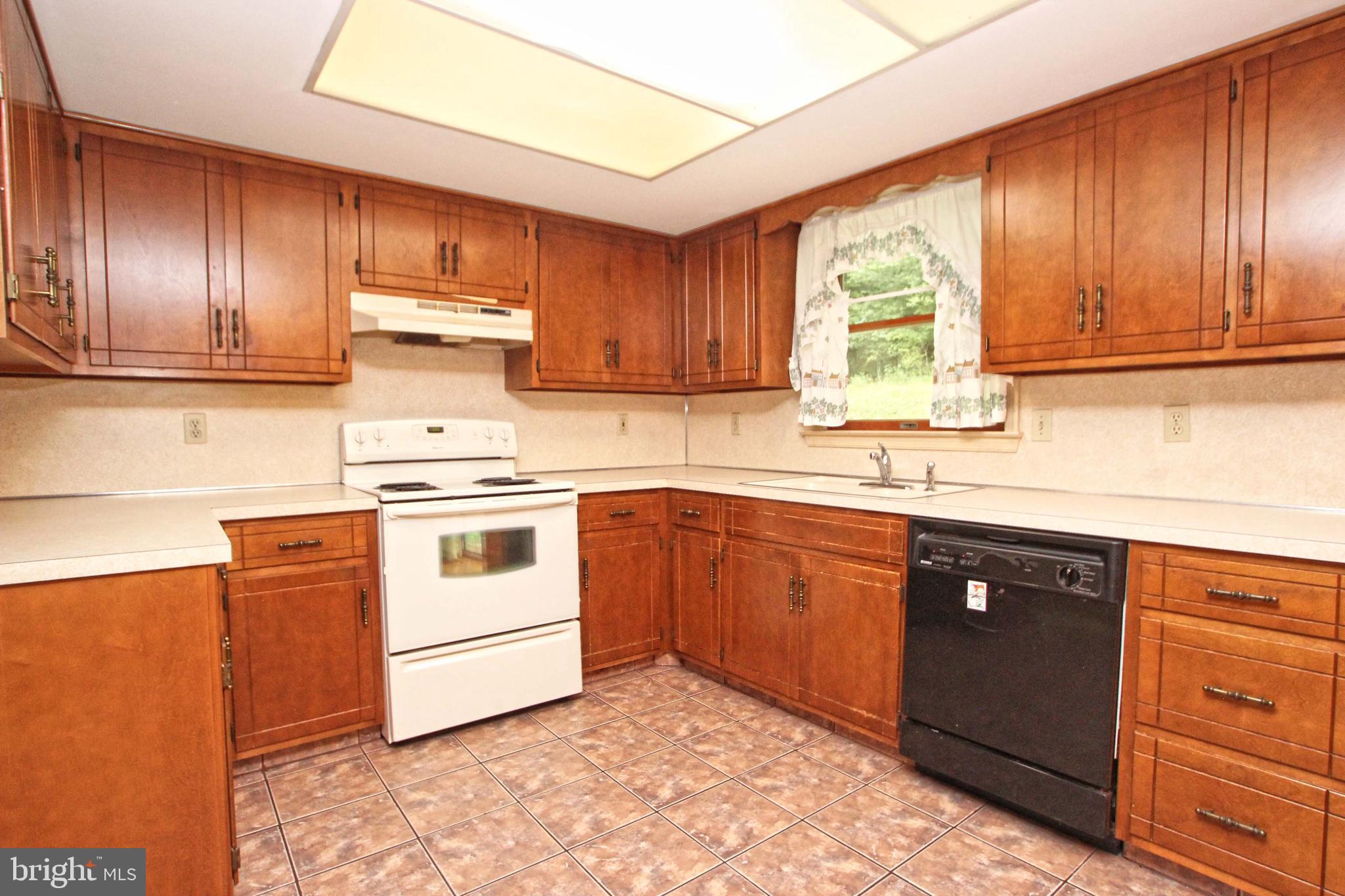 1236 South Stagecoach Road Weatherly, PA 18255 - Photo 10 of 25 Gallery Image 10