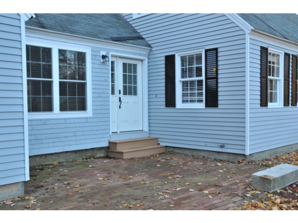 7 Deacon Road Bedford, NH 03110 - Photo 3 of 24