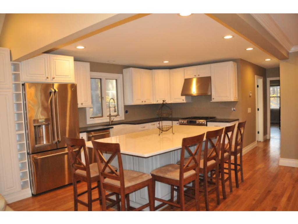 7 Deacon Road Bedford, NH 03110 - Photo 4 of 24