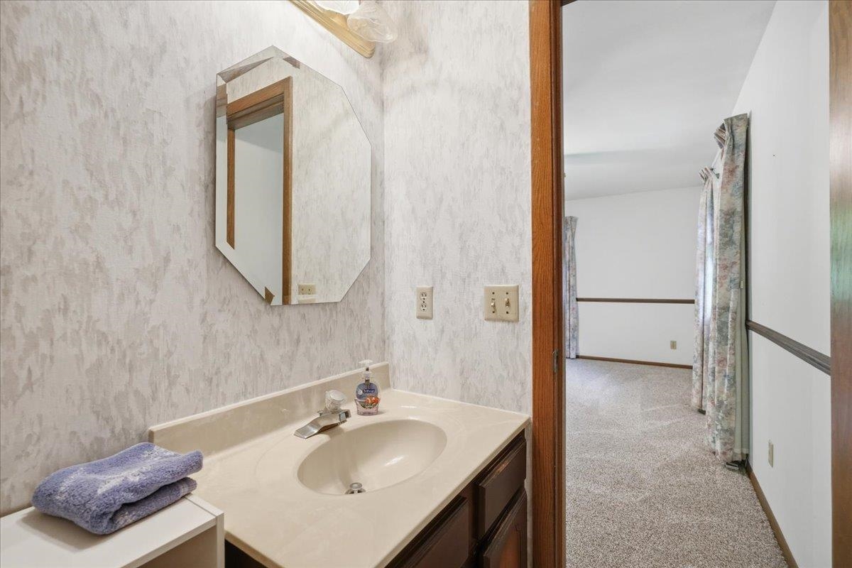 5302 Comanche Way Madison, WI 53704 - Photo 30 of 68