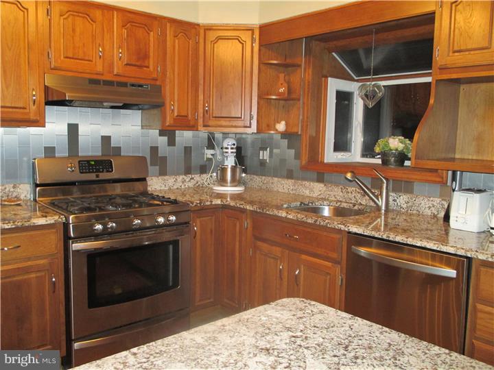 220 Croft Road North Wales, PA 19454 - Photo 4 of 14 Gallery Image 4