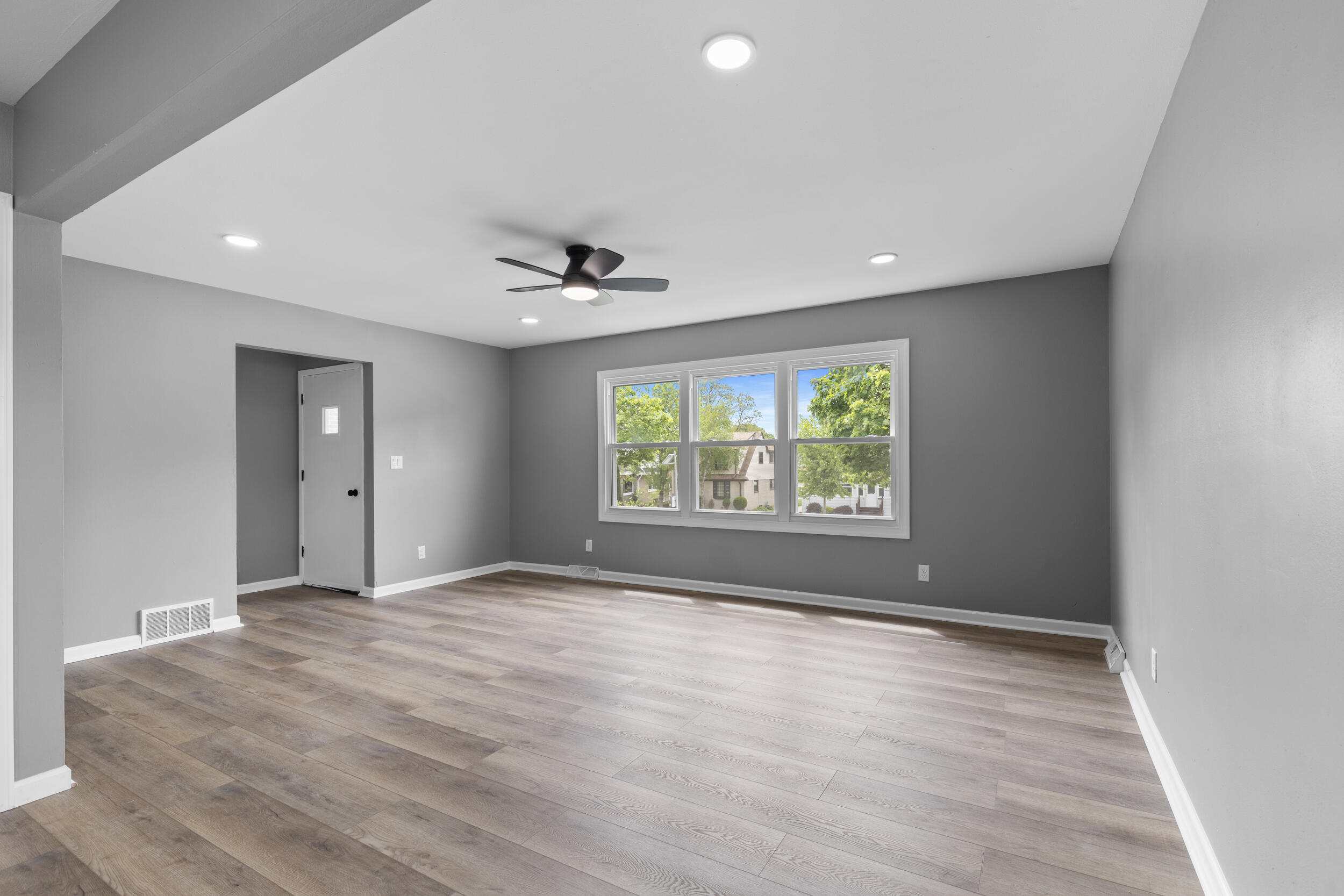 116 South 76th Street, Unit 118 Milwaukee, WI 53214 - Photo 6 of 37 Living Area