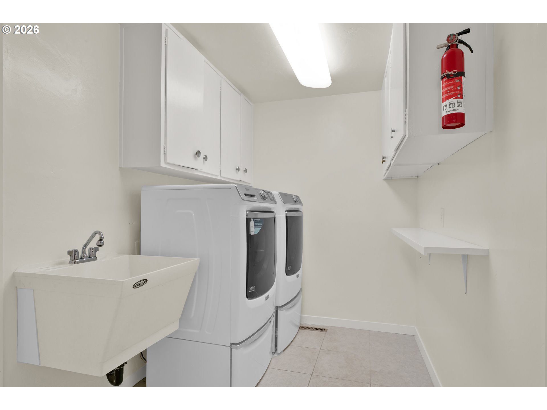 2540 Tyler Street Eugene, OR 97405 - Photo 26 of 37 Laundry