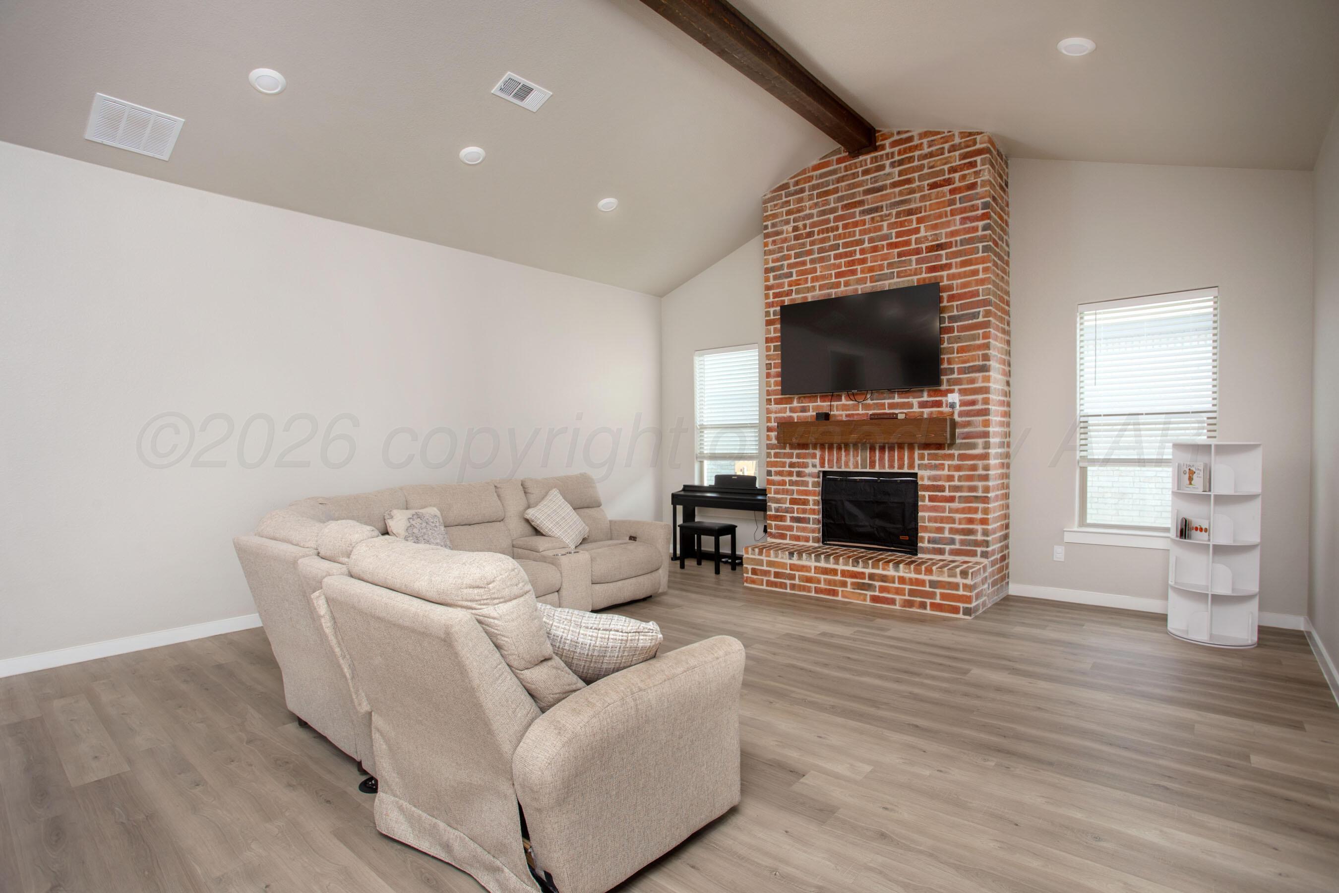 7509 Frazier Road Amarillo, TX 79119 - Photo 33 of 33 Living Room