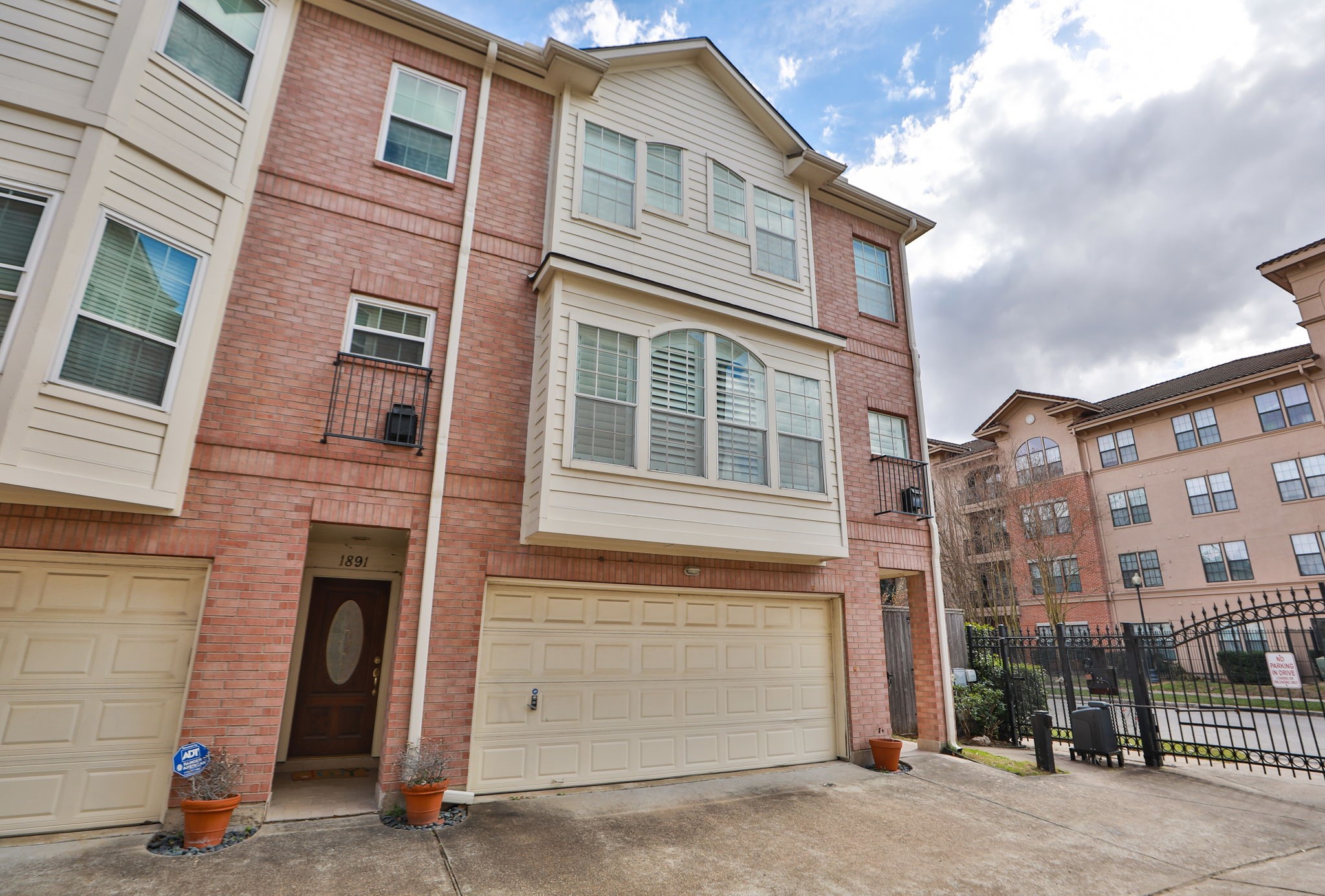 1893 Ewing Street Houston, TX 77004 - Photo 3 of 39 a front view of a building