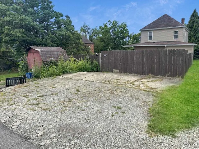 $227,500 | 148 Oak Spring Road, Canonsburg, PA 15317