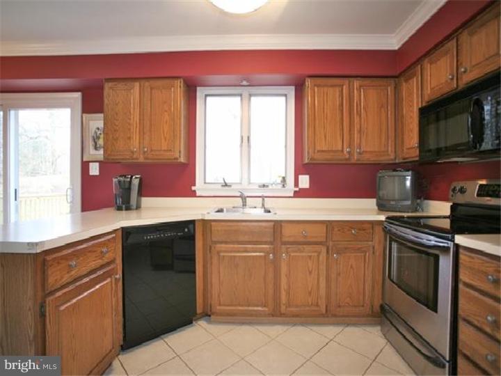2027 Valley Hill Road Malvern, PA 19355 - Photo 6 of 18 Kitchen