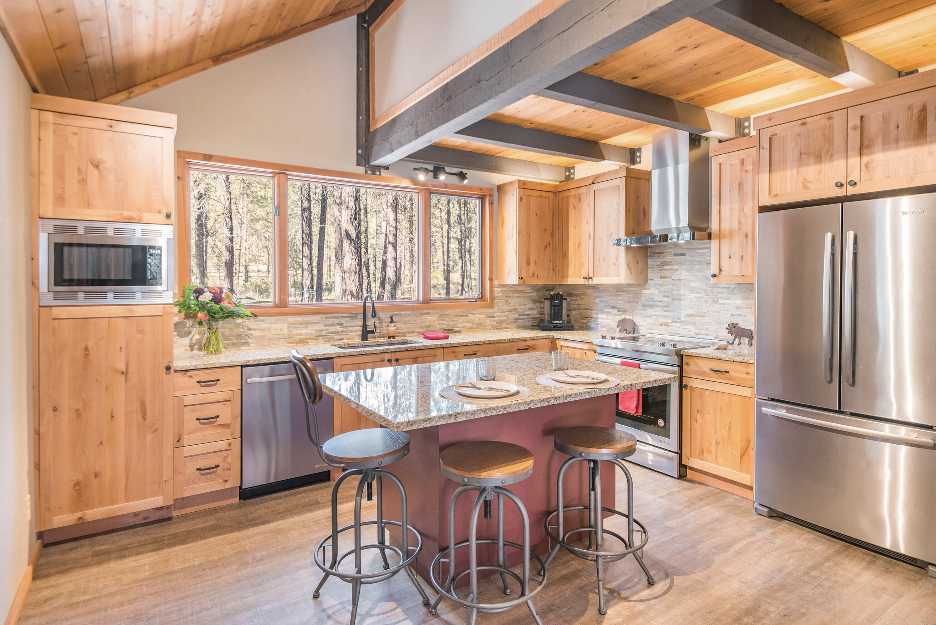 56895 Besson Road Bend, OR 97707 - Photo 12 of 41 12