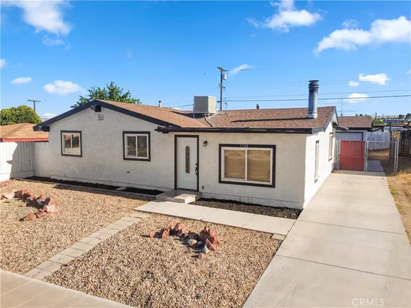 $334,500 | 1148 East Virginia Way, Barstow, CA 92311